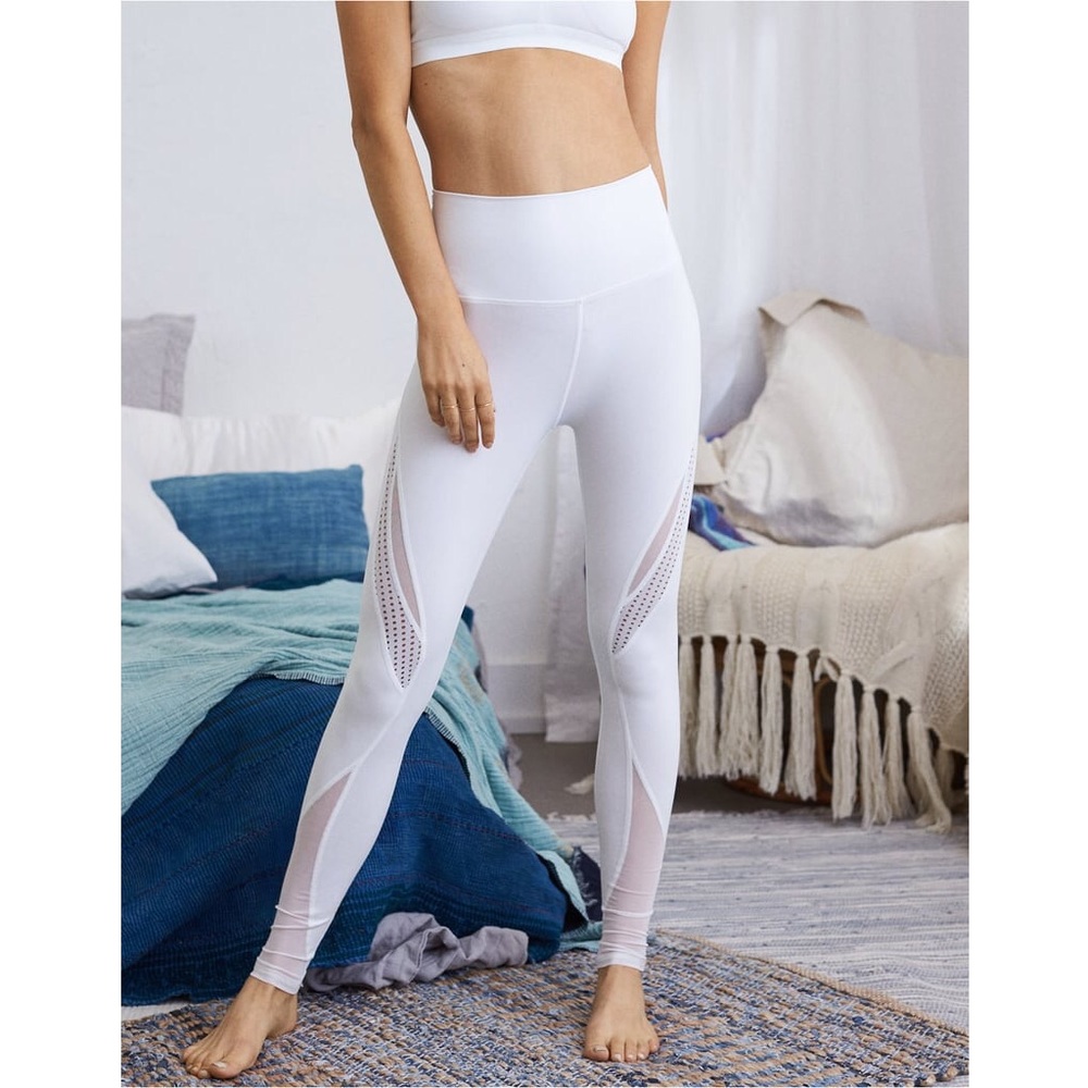 White Aerie Move Leggings